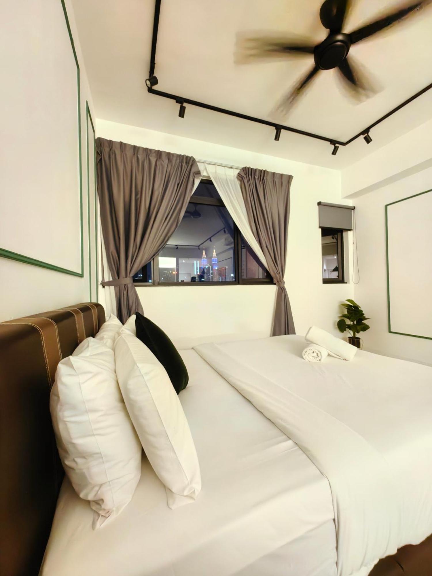 Apartment Chamber *